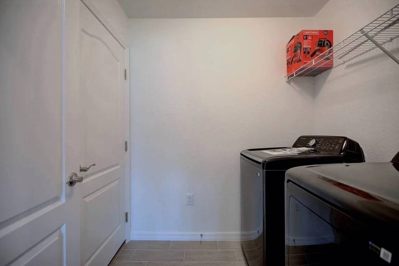 4548 Adrienne St – photo 5