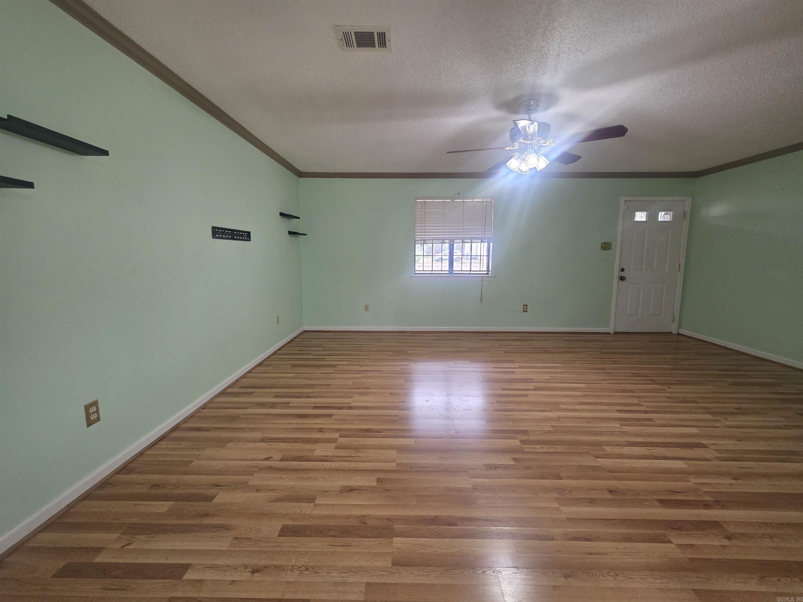 18305 MacArthur Drive – photo 4