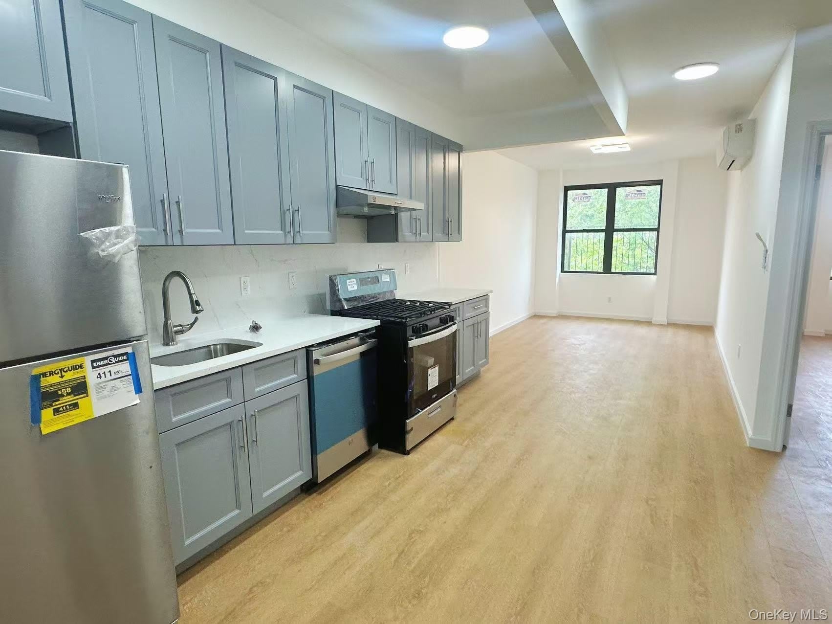 30-87 Steinway Street – photo 3