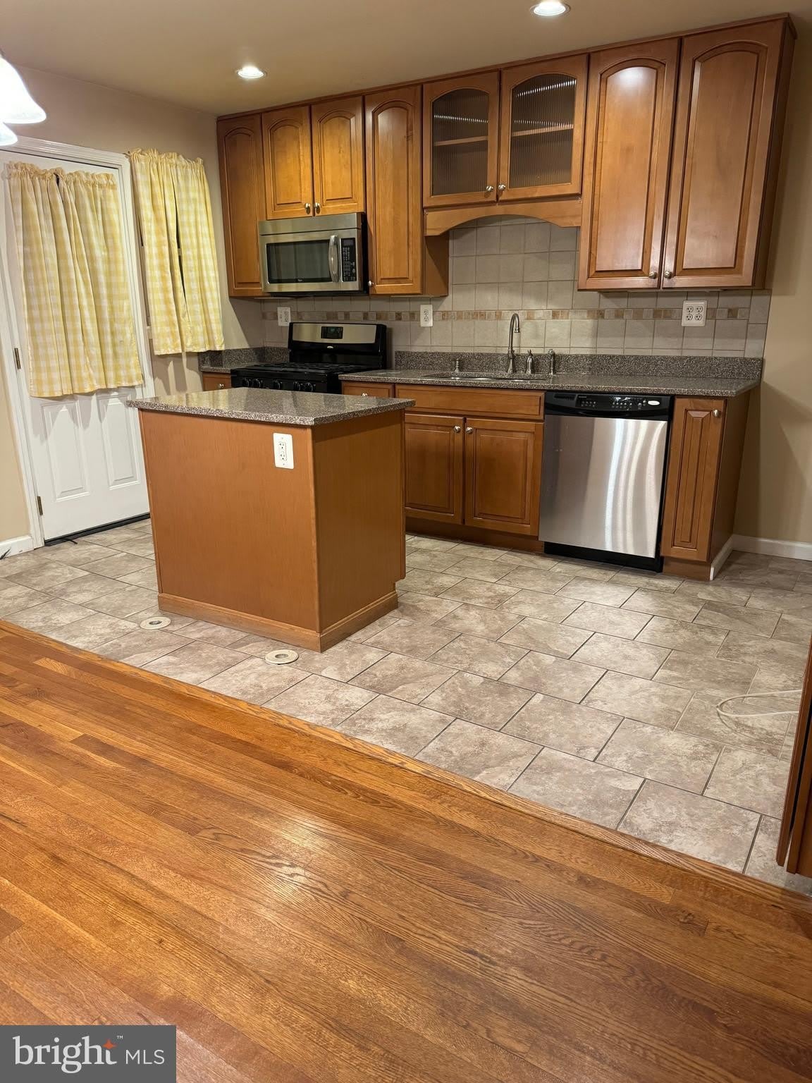 1513 Aldeney Avenue – photo 3
