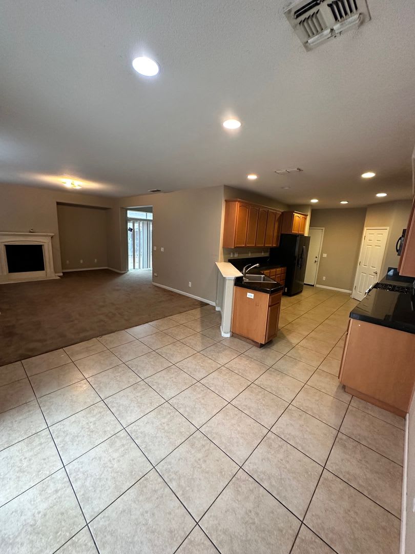 Well Located 2 Story Home in Oakmore Meadows – photo 3