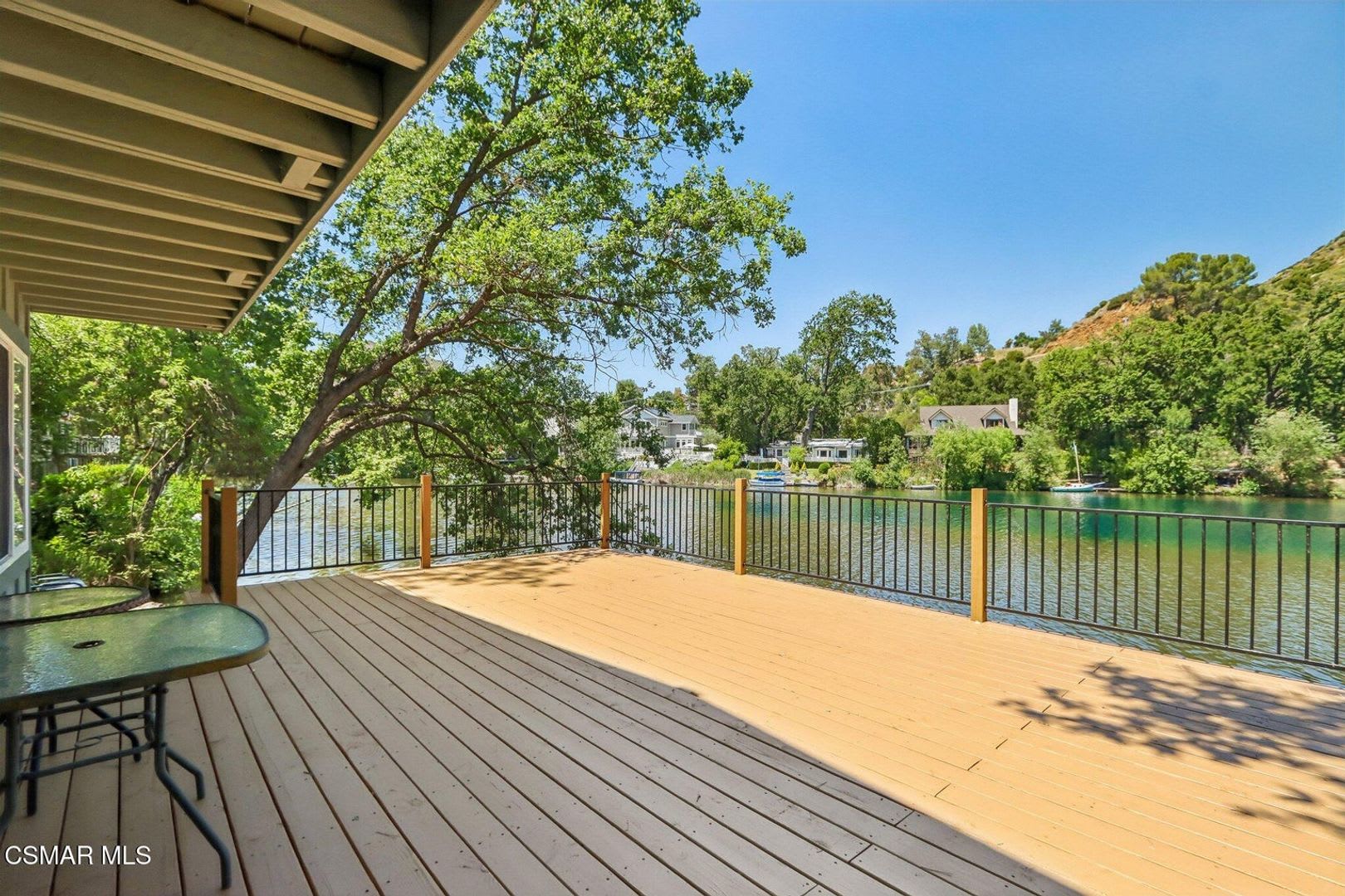 Lake Front Living – photo 2