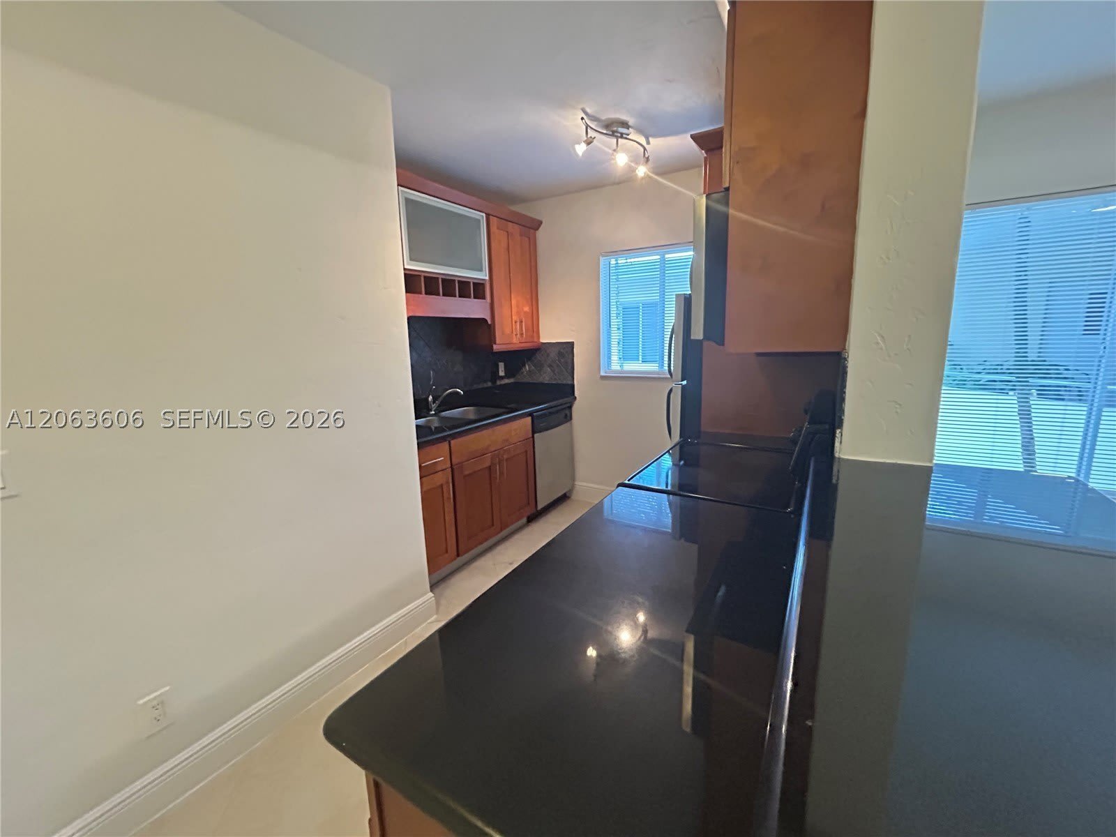 2880 PINE TREE DR – photo 5