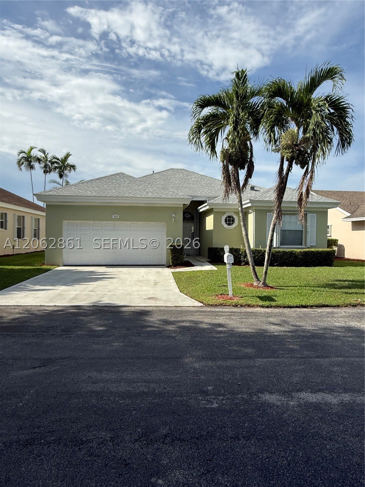 2435 SE 7th Pl – photo 2