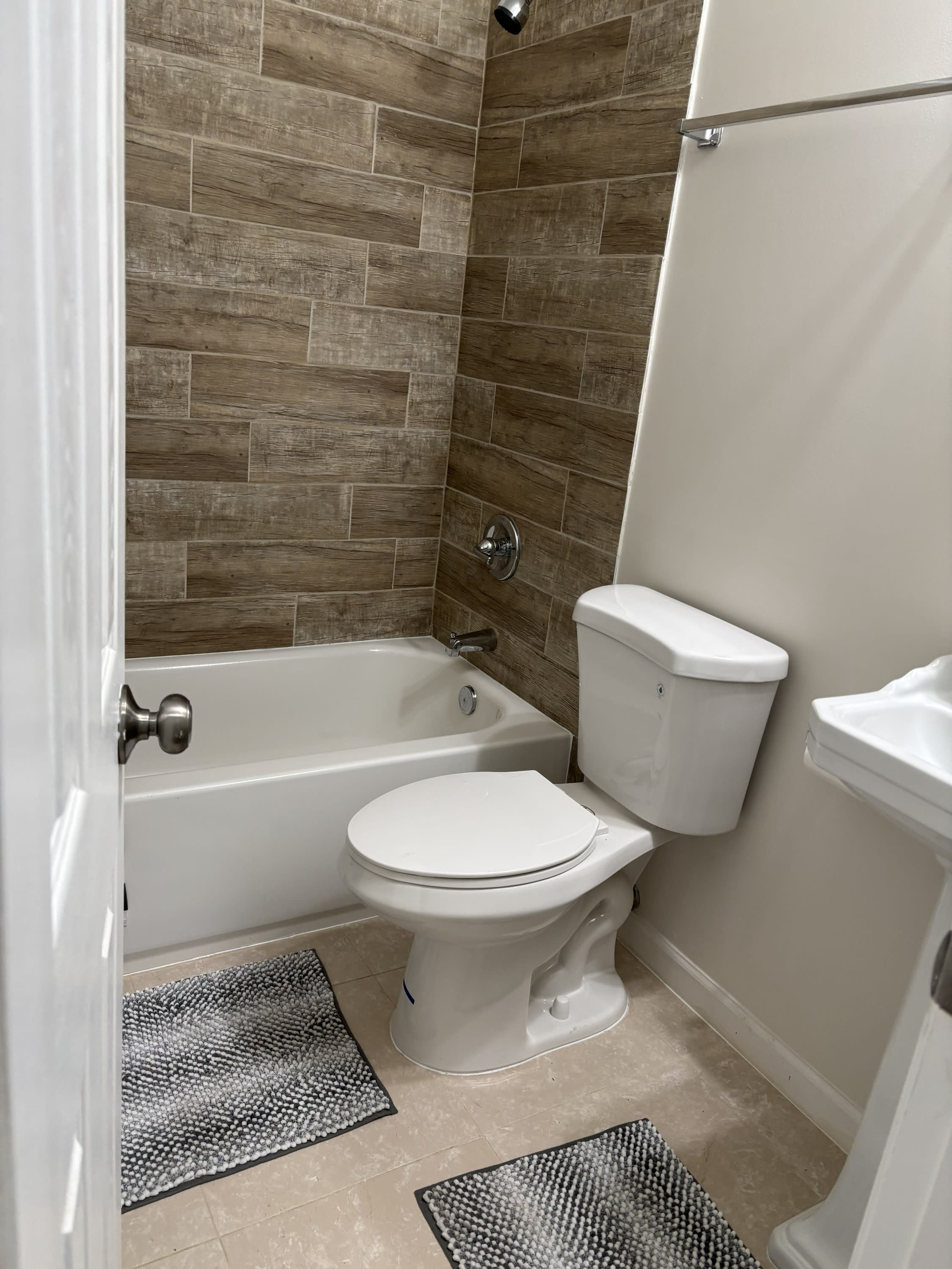 6005 Eads Street Northeast – photo 4
