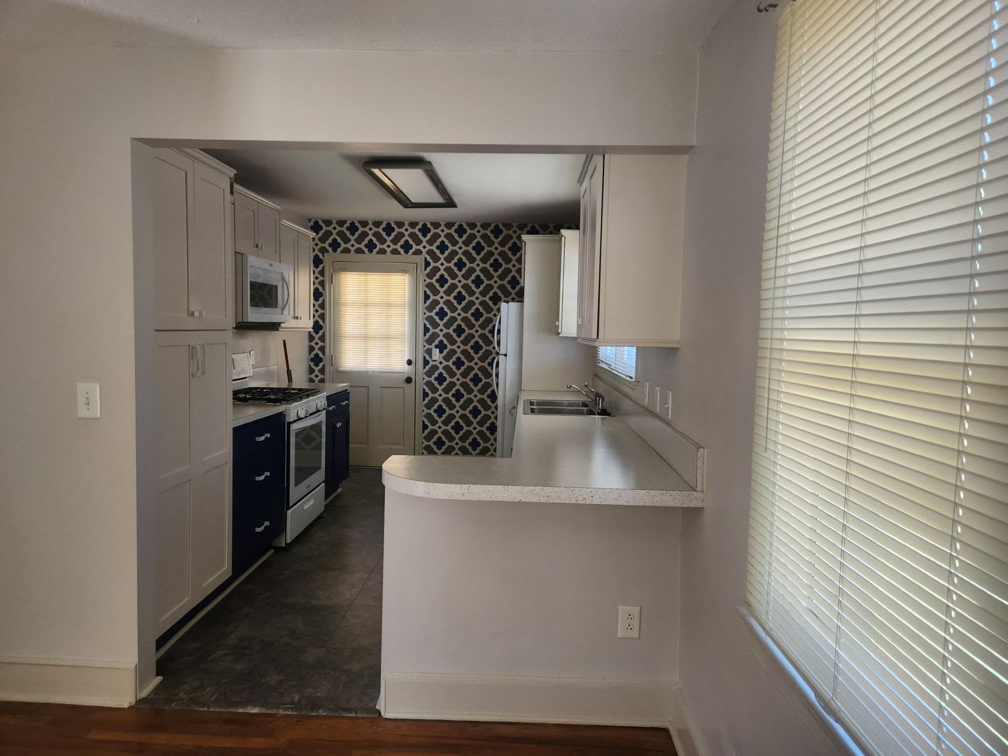 Lovely 2 Bedroom Bath – photo 3