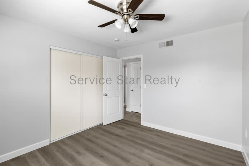 5936 W Seldon Ln – photo 5