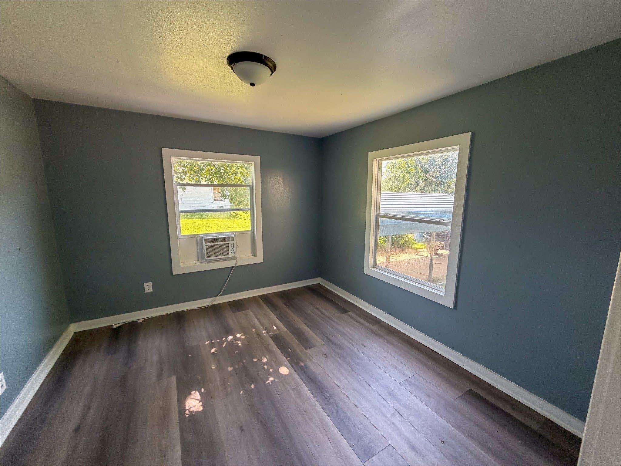 627 E Woodard Street – photo 3