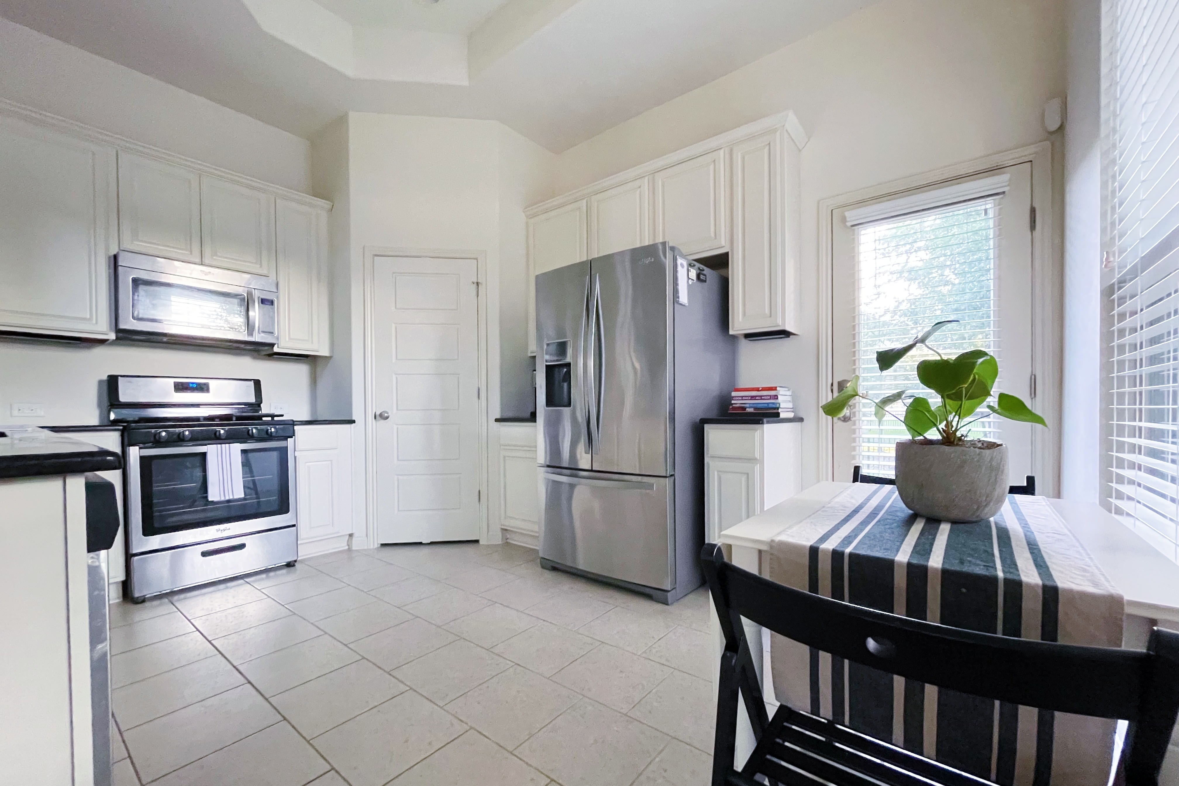 7337 Menchaca Road – photo 4