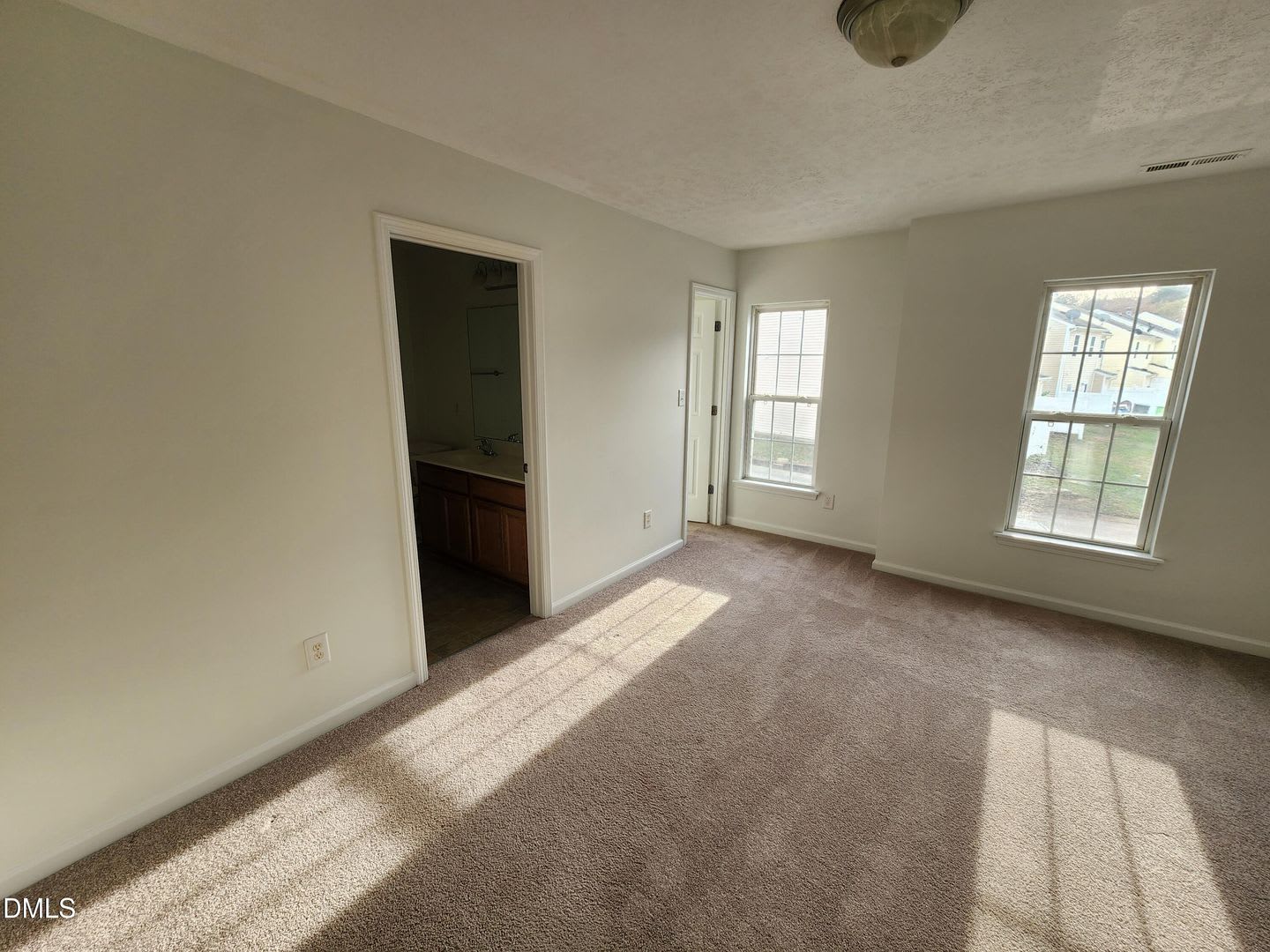 2010 Grassy Banks Drive – photo 3