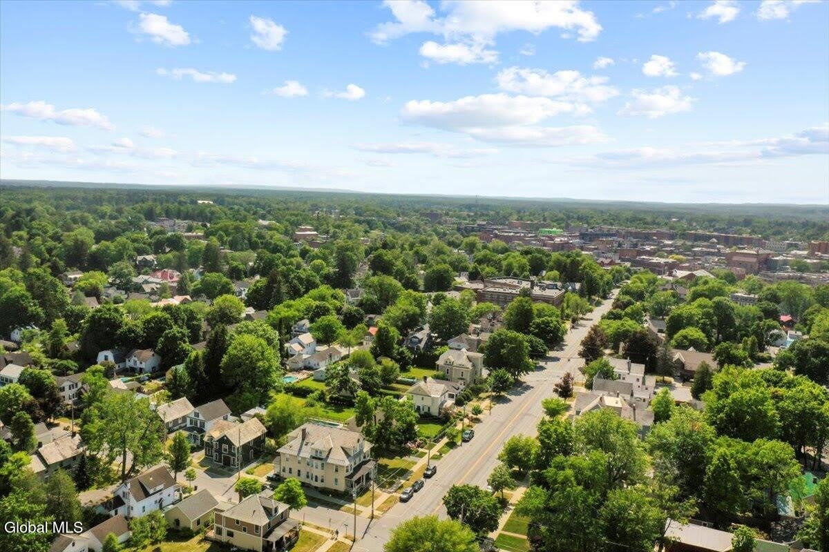 162 Lake Avenue – photo 3