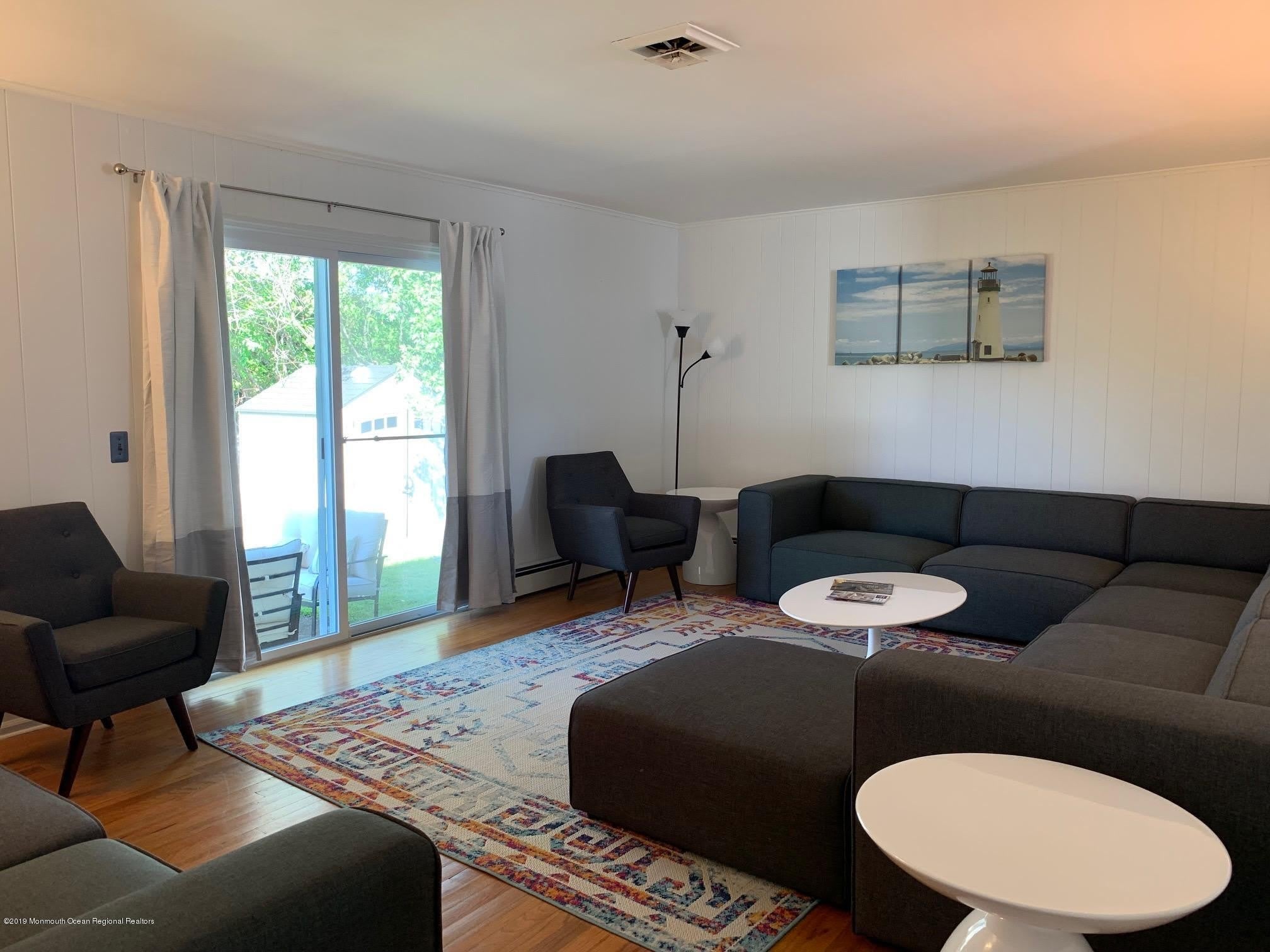279 Lake Avenue – photo 5