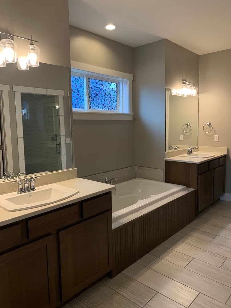 572 N Laurel Parkway – photo 4