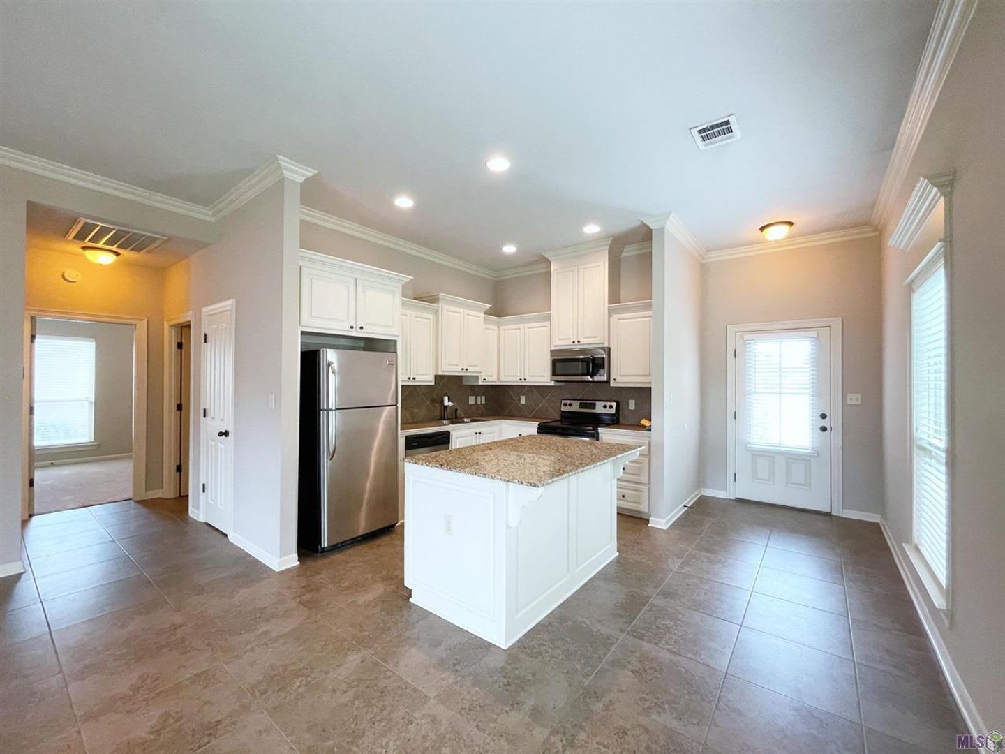 3 Bedroom House in a Gated Community – photo 1