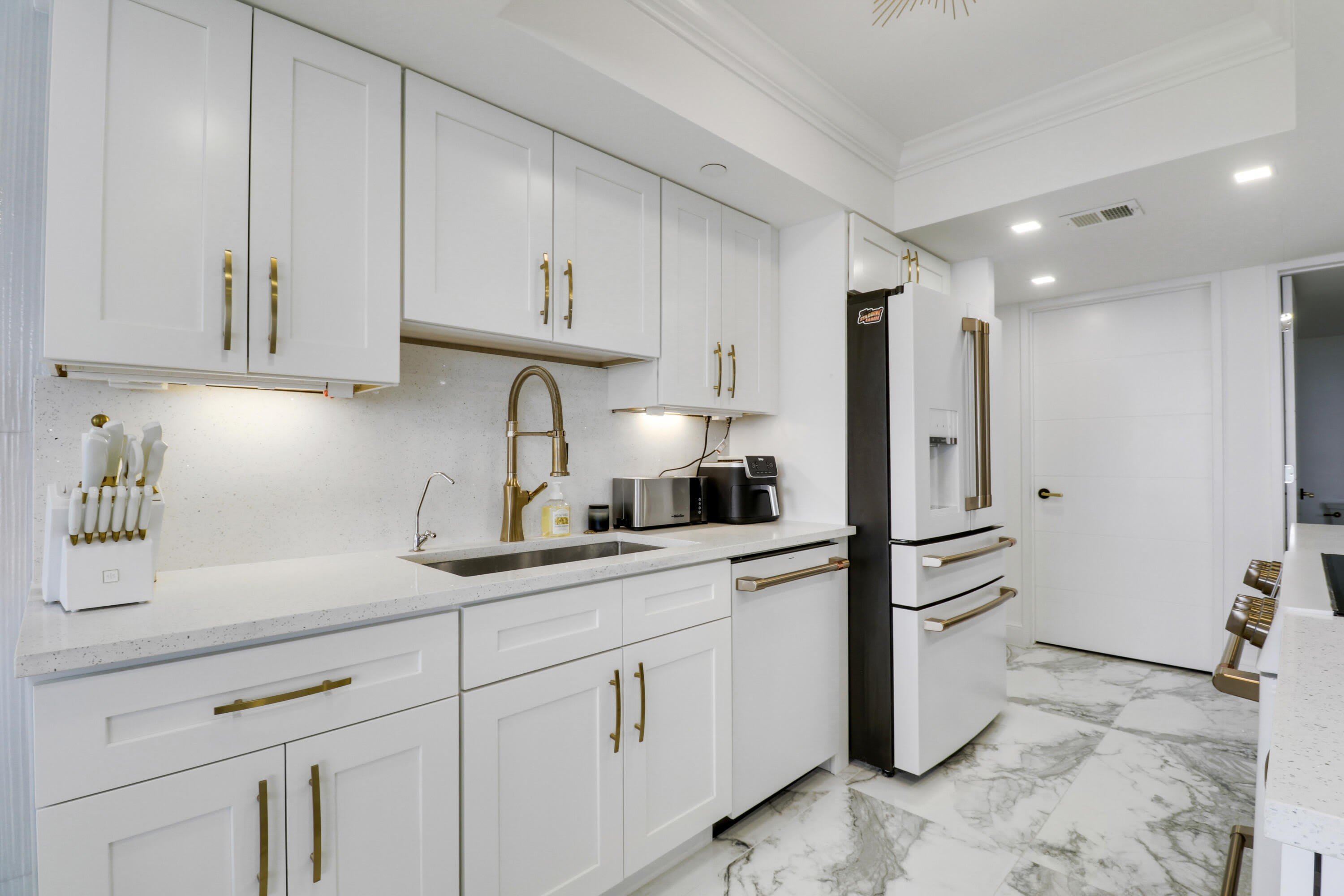 5280 N Ocean Drive – photo 1