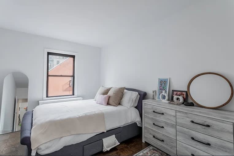 236 W 22nd St – photo 4