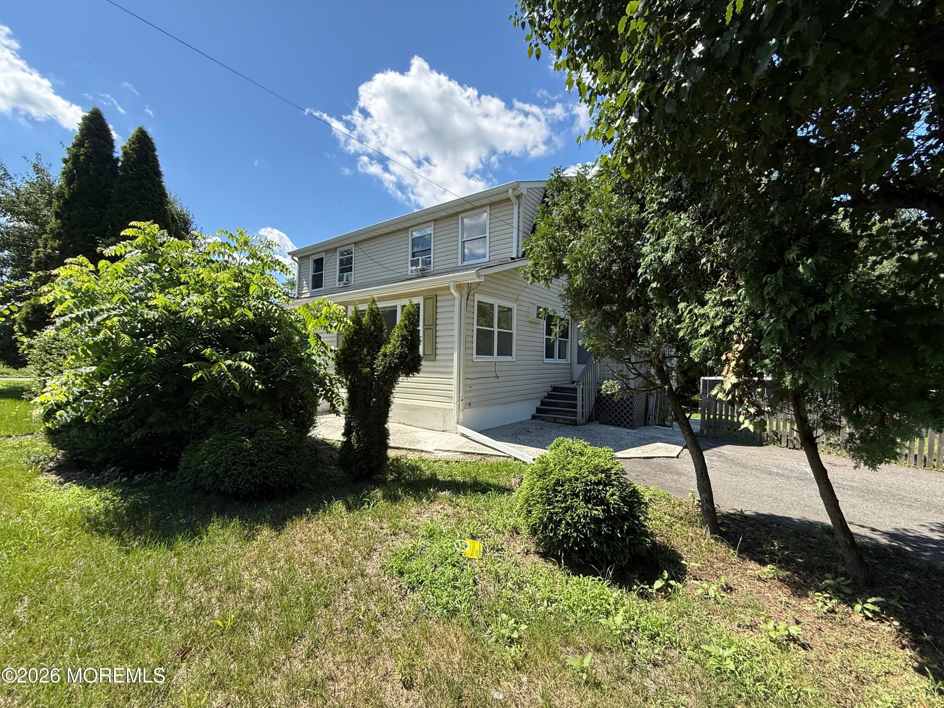 236 W Farms Road – photo 2