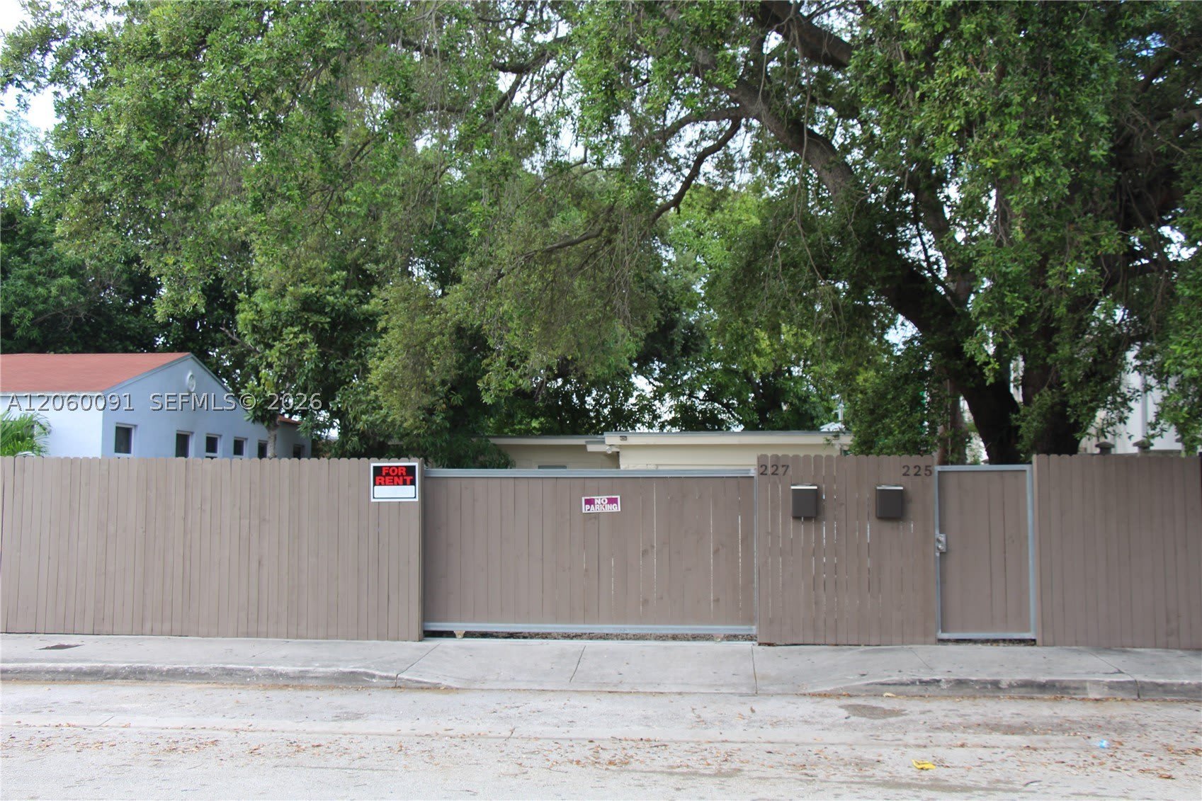 225 NW 59th St – photo 1