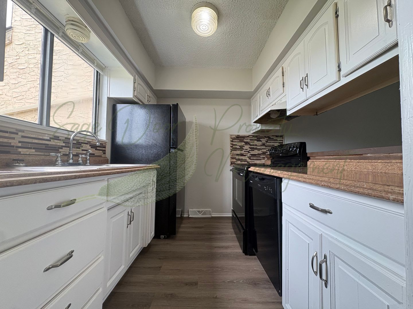 NEWLY REMODELED TOWNHOME!!! – photo 2