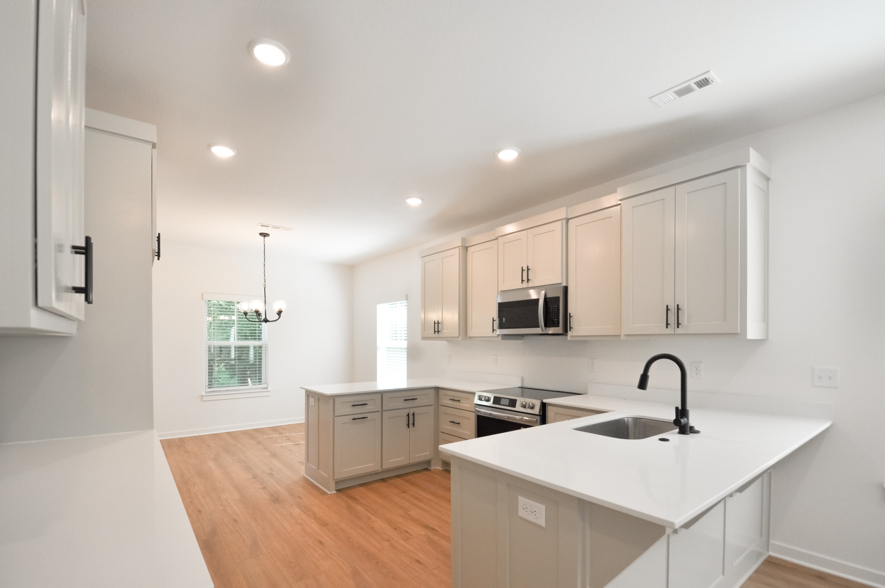 1528 Sligo Street – photo 5