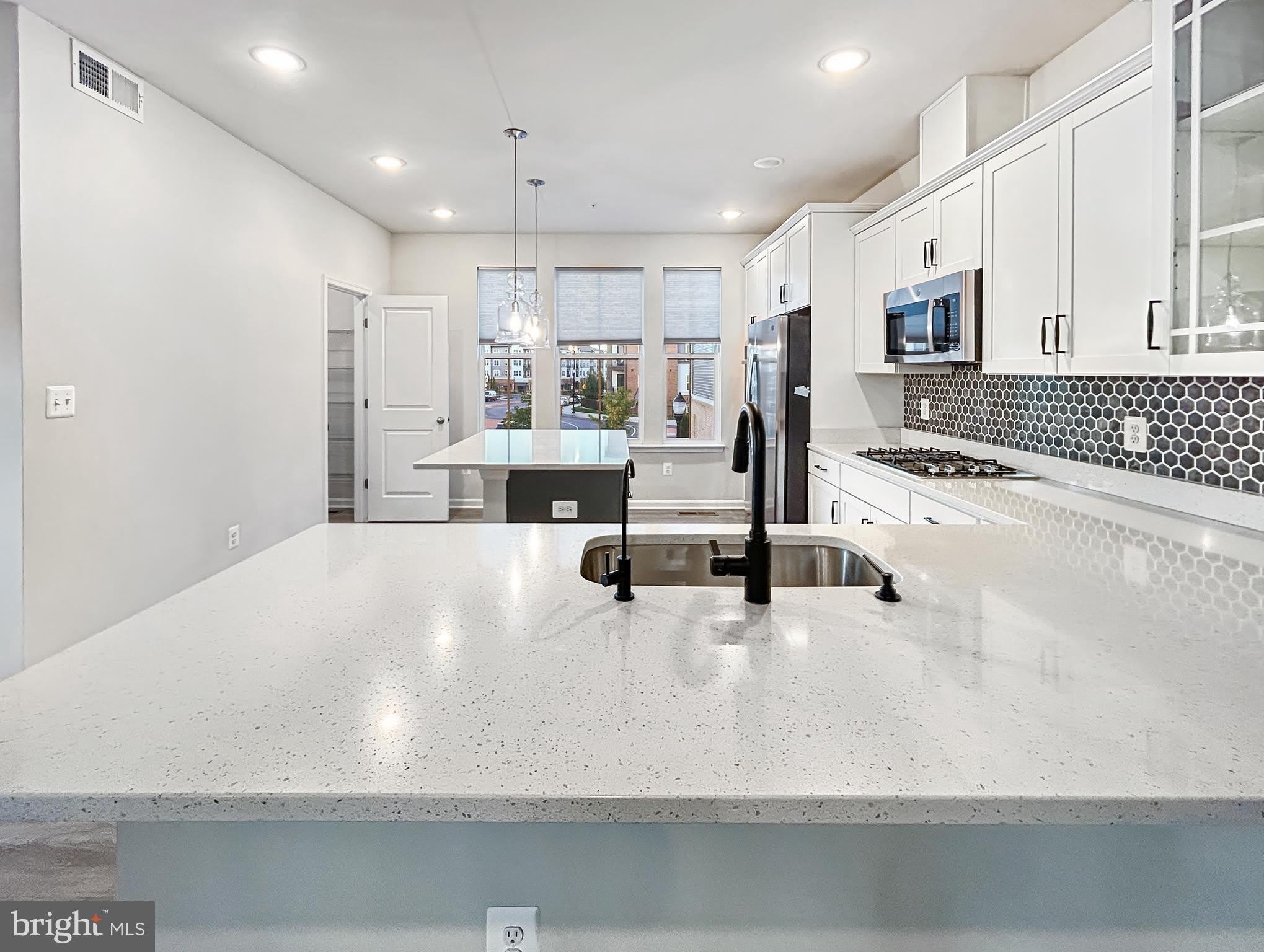 414 MATLOCK LN – photo 5