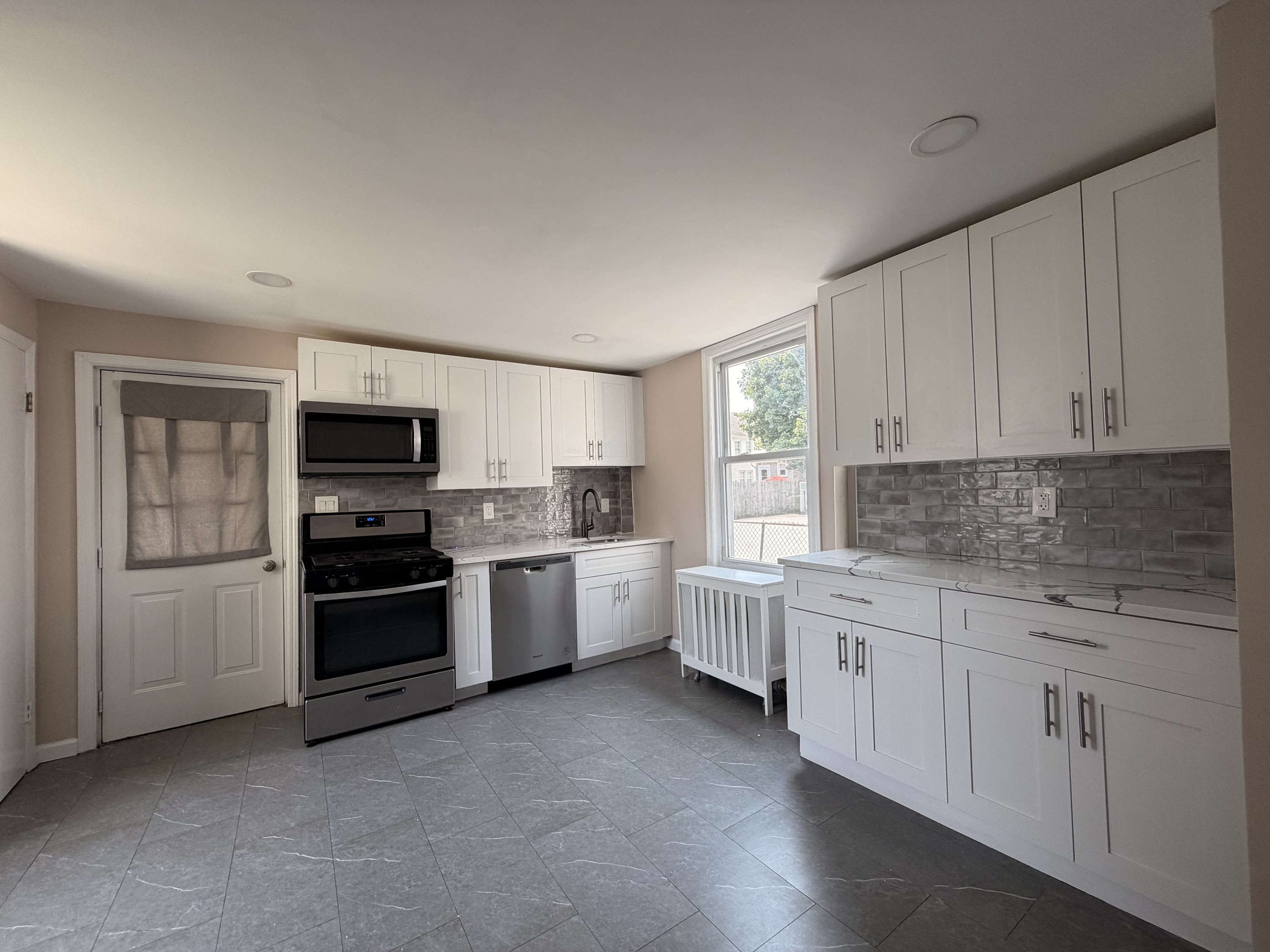 29 W. Somerset St – photo 2