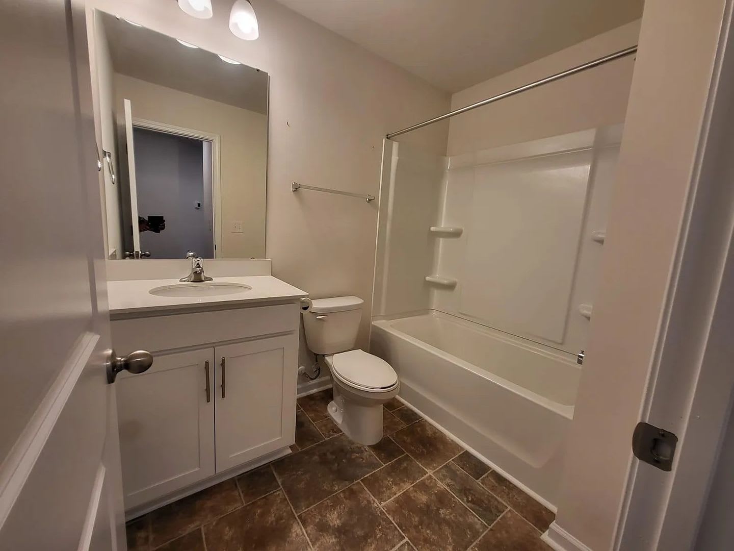 Room in 3 Bedroom Home at Guildford Hill Ln – photo 3