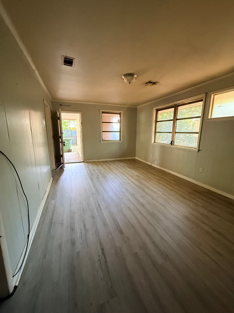 Affordable 3 bedroom 1 bath home – photo 3