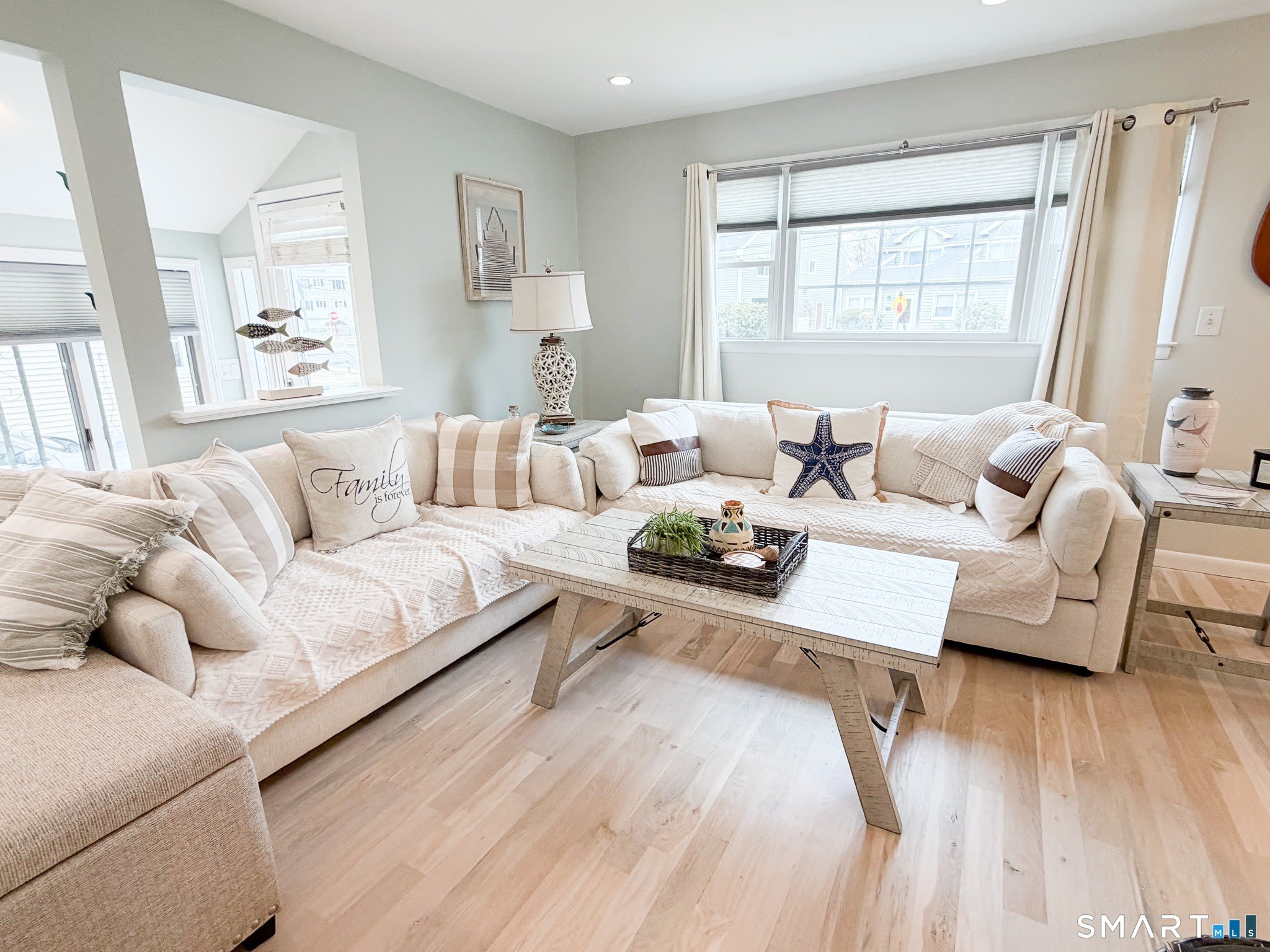 945 E Broadway – photo 3