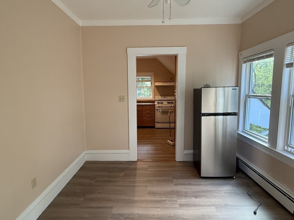 366 Commercial St – photo 2