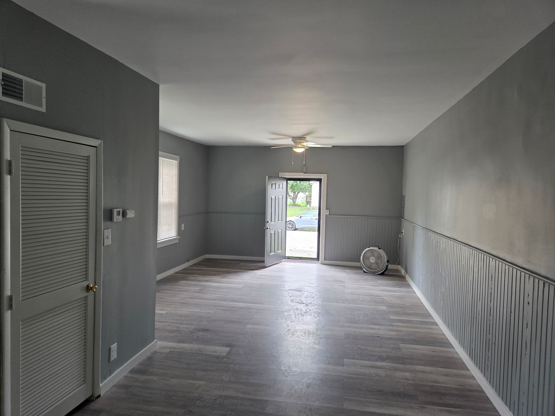 Newly remodeled – photo 3
