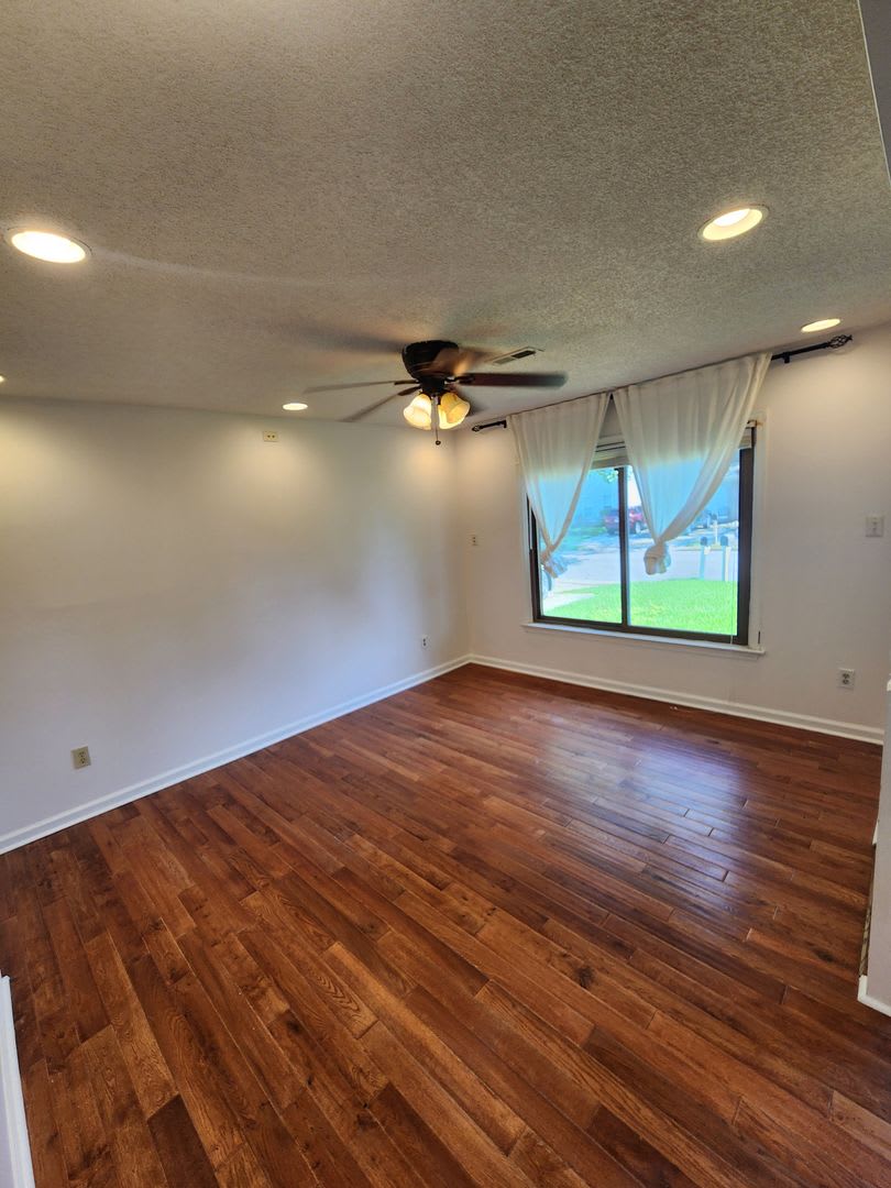 4 Bedroom Home in Sought Out Neighborhood of Virginia Beach – photo 2