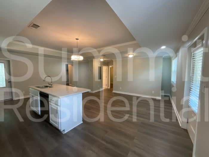 2590 Godfrey Drive Northwest – photo 3