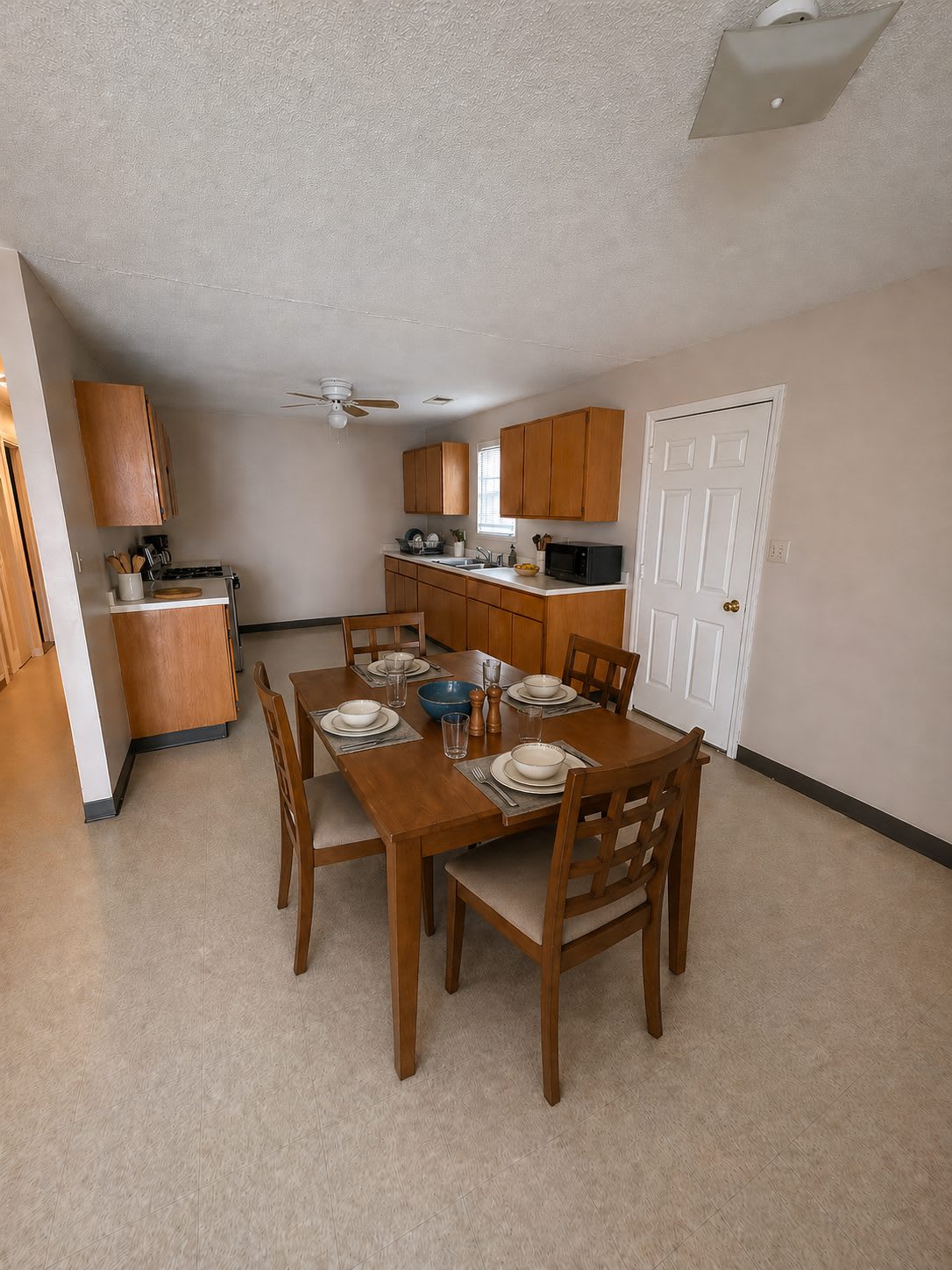 325 Carpenter Street – photo 3