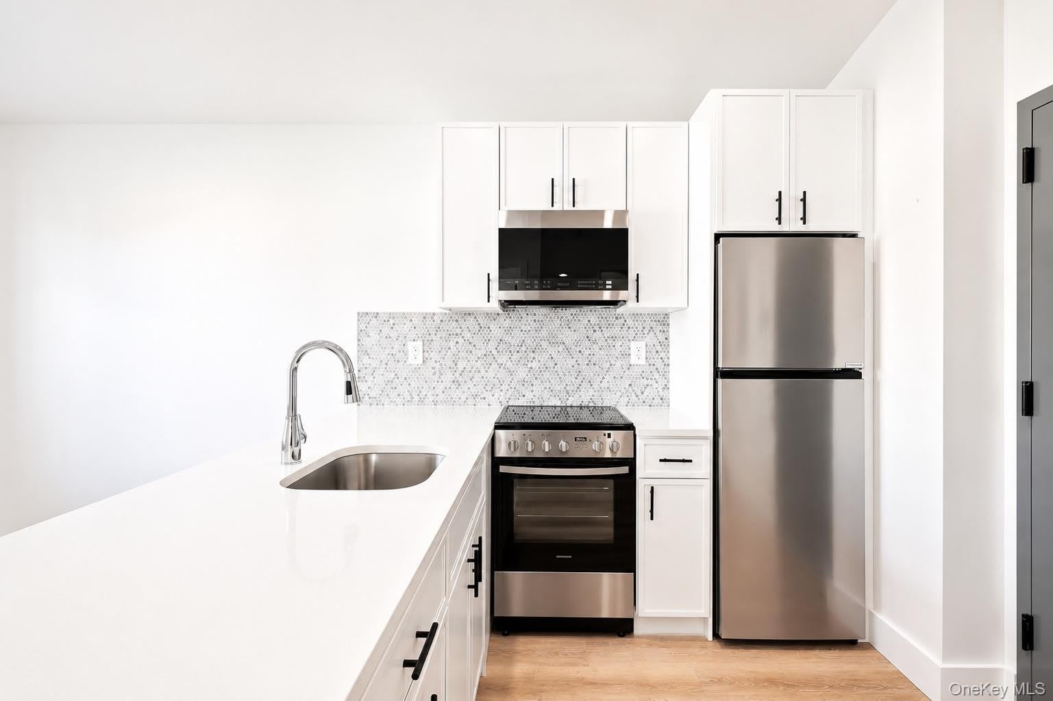 9 Lagrange Avenue – photo 4