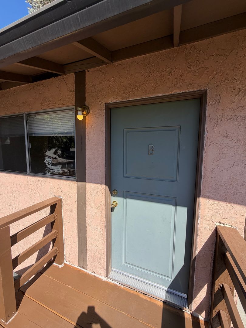 1448 Warner St – photo 4