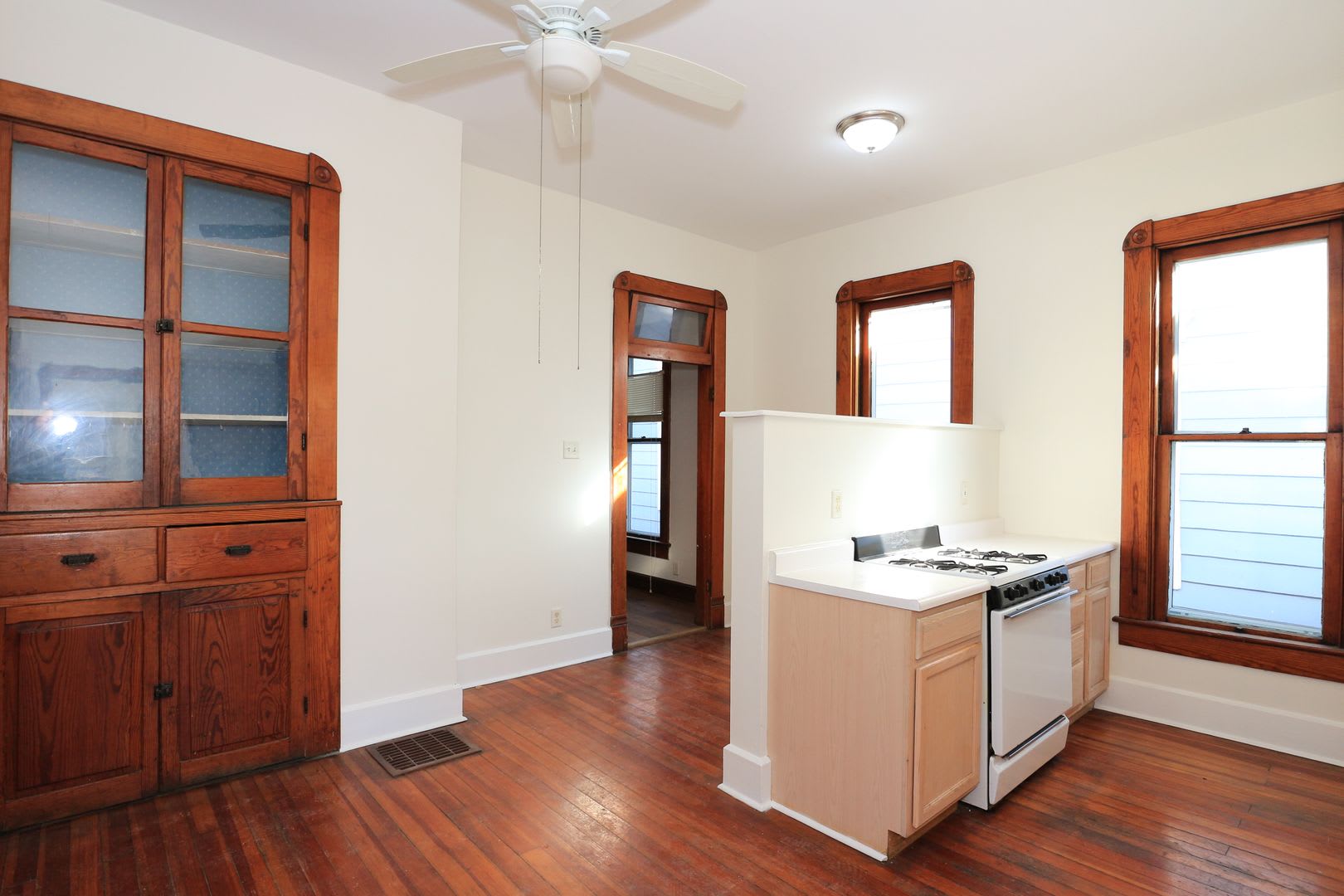 3 Bedroom Bates-Hendricks Home! – photo 4