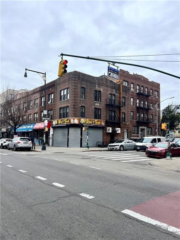 186 Erasmus Street – photo 1