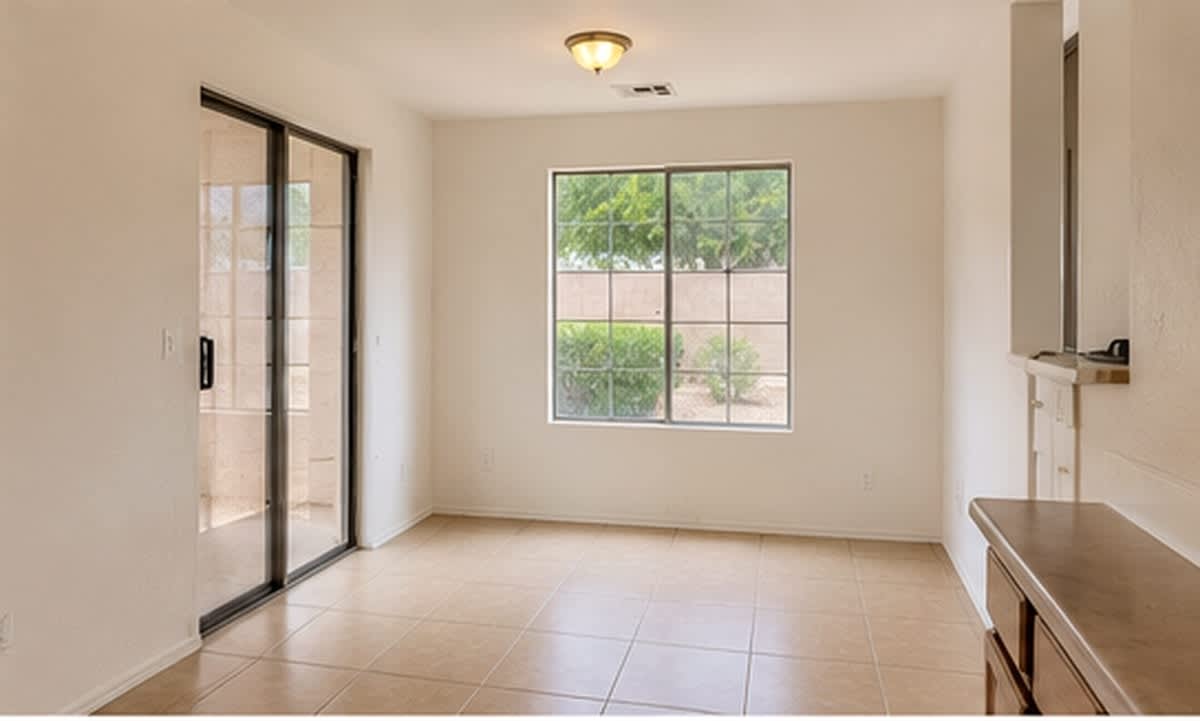 10531 West Papago Street – photo 4