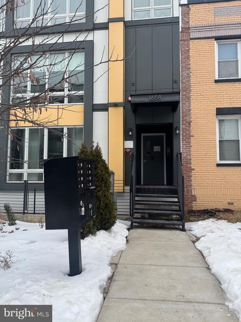 1658 K ST NE #5 – photo 1