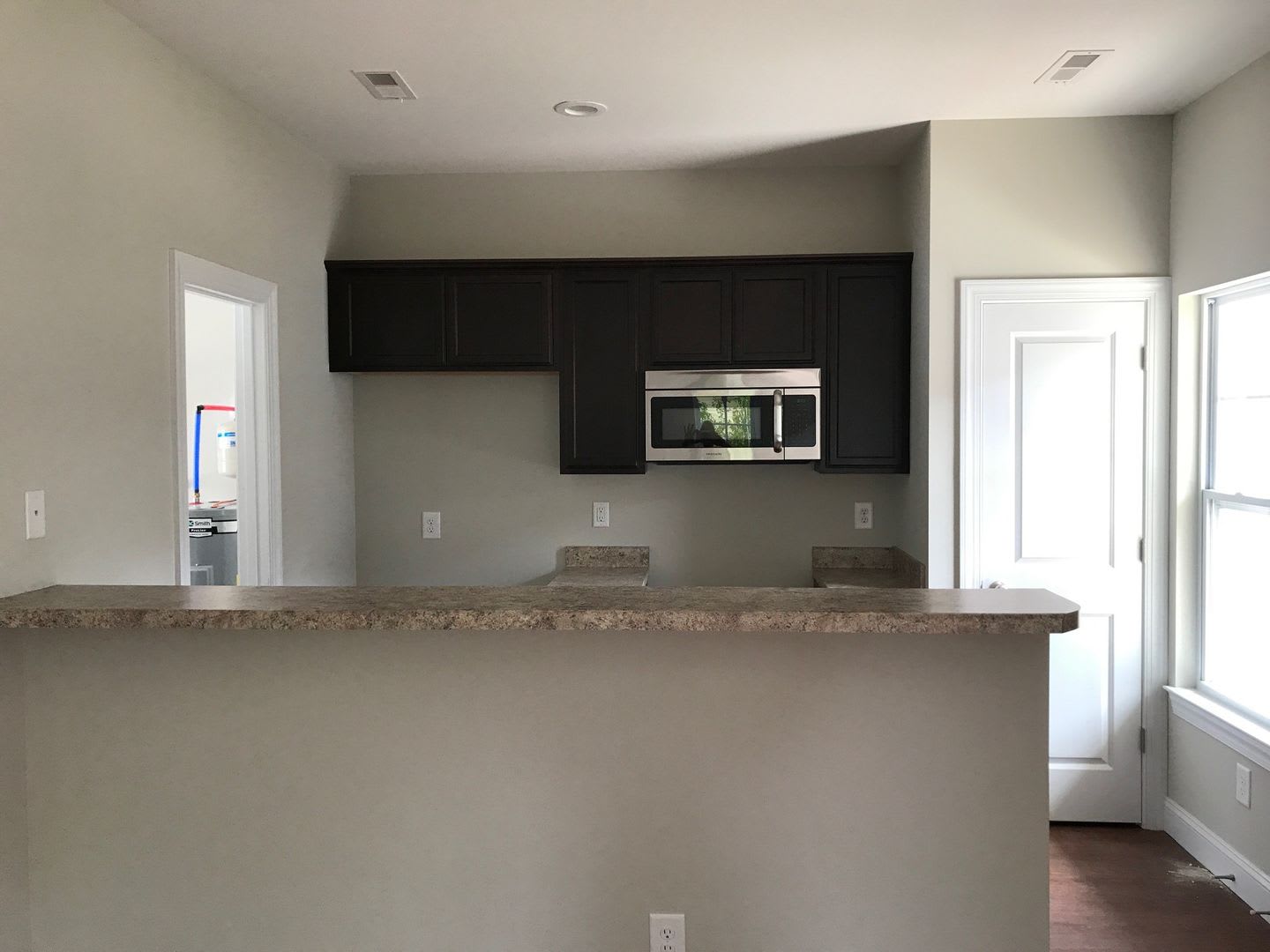 Cozy 1 Bedroom 1 Bathroom at 5026-A Park Ave – photo 2