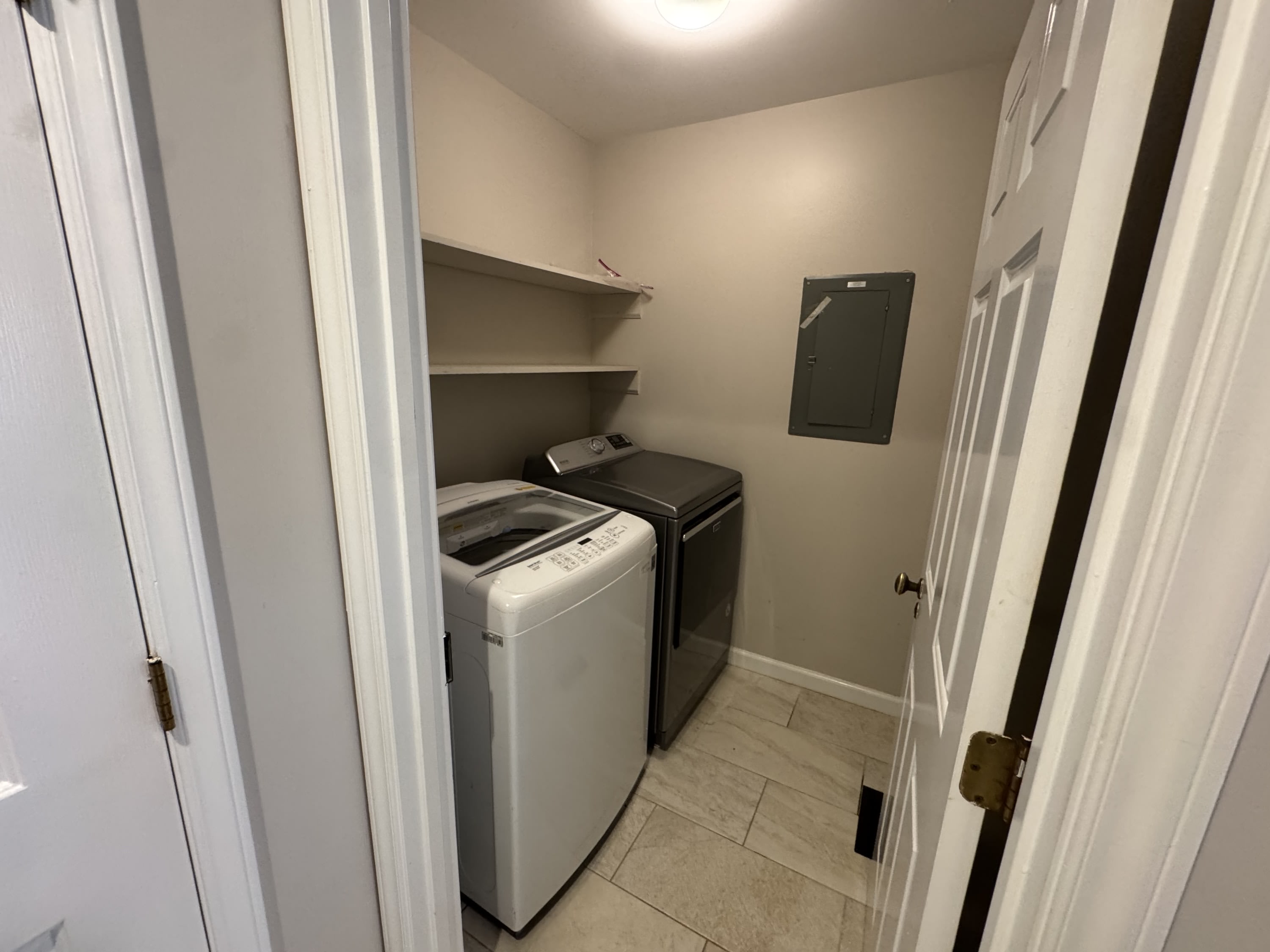 219 Larkfield Road – photo 3