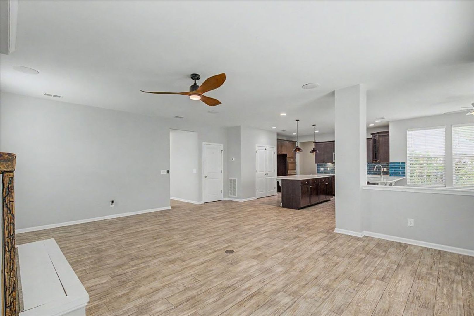 Spacious 4 Bed, 2.5 Bath in The Commons – photo 2
