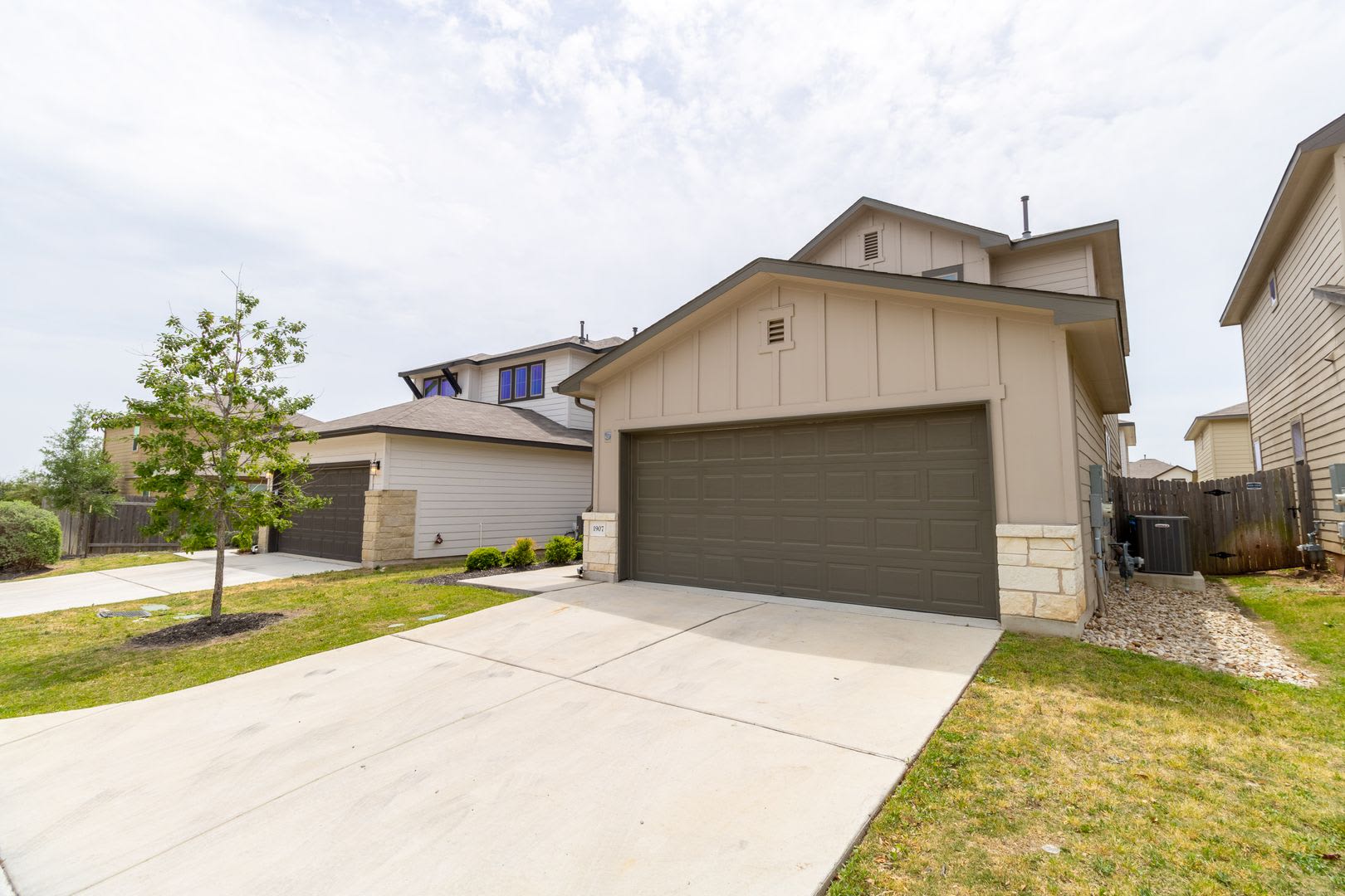 Charming Oasis In Wells Branch Spacious 3 Bed Home With Stylish Upgrades – photo 3