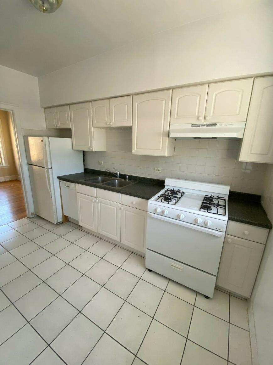 834 Reba Pl. – photo 1