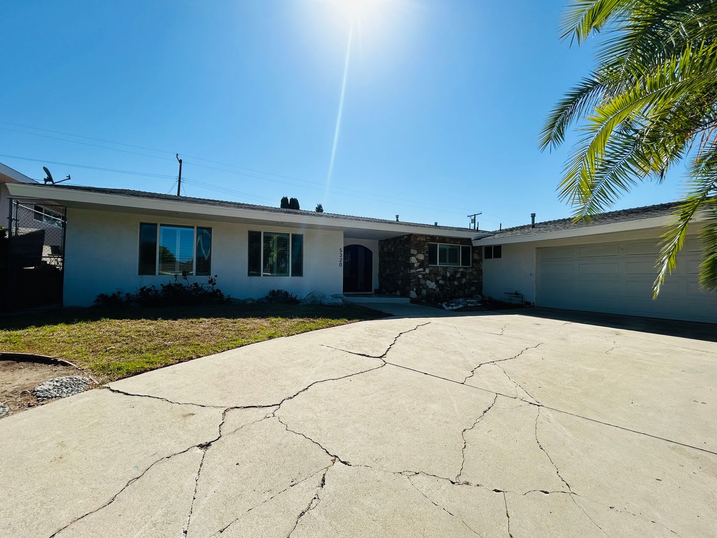 Spacious Four Bedroom Home In Ladera Heights – photo 2