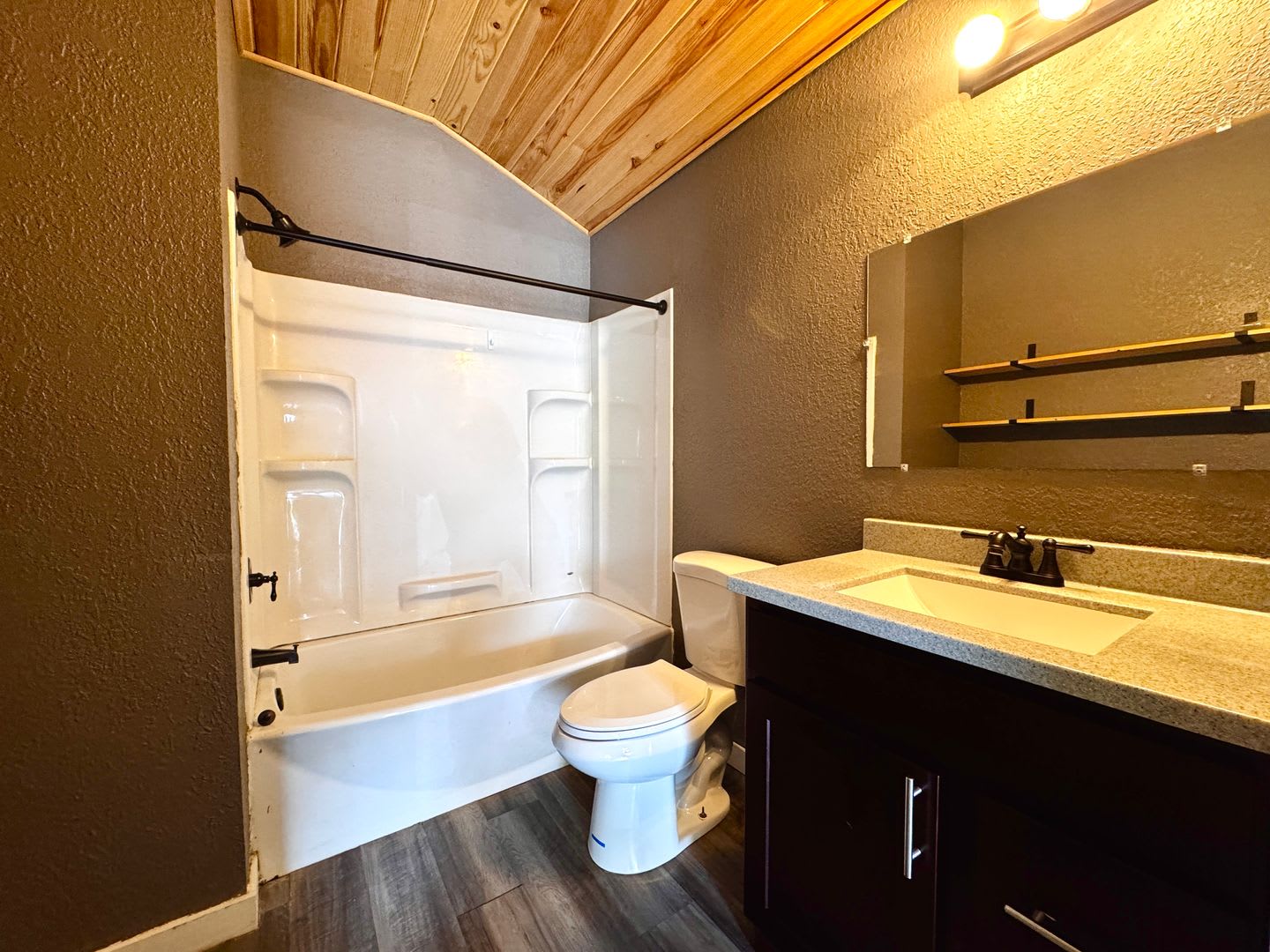 1 Bed/1 Bath Tiny Home • Sulphur Rock – photo 4