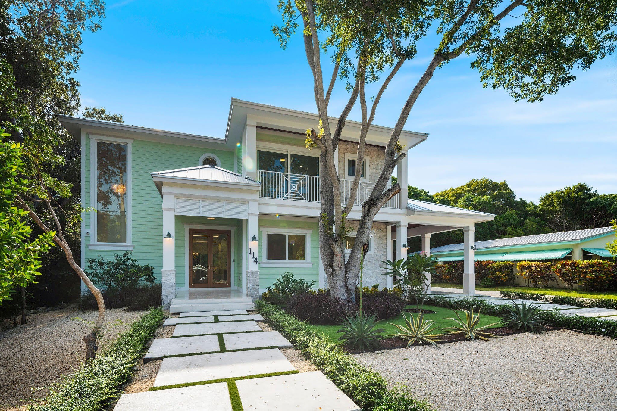 114 Royal Lane – photo 2