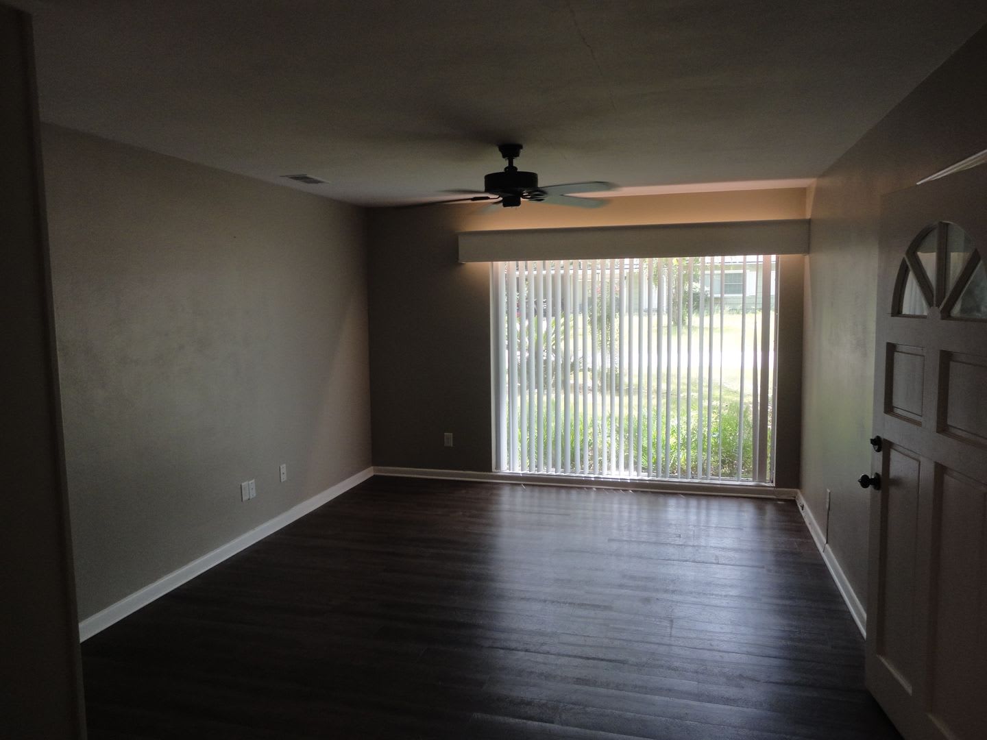 4 Bedroom/2 Bath located in Golf Club Manor – photo 3