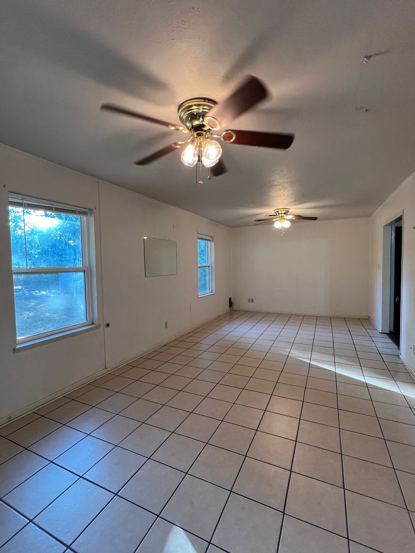 517 Lydia St, Stephenville, TX 76401 – photo 5